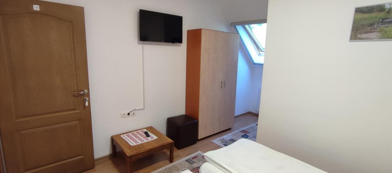 Olt-Part Vendeghaz Hotel ไบเลตุชนาด ภายนอก รูปภาพ