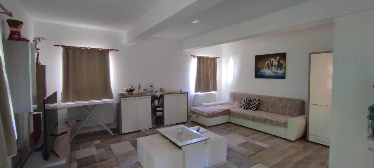Olt-Part Vendeghaz Hotel ไบเลตุชนาด ภายนอก รูปภาพ