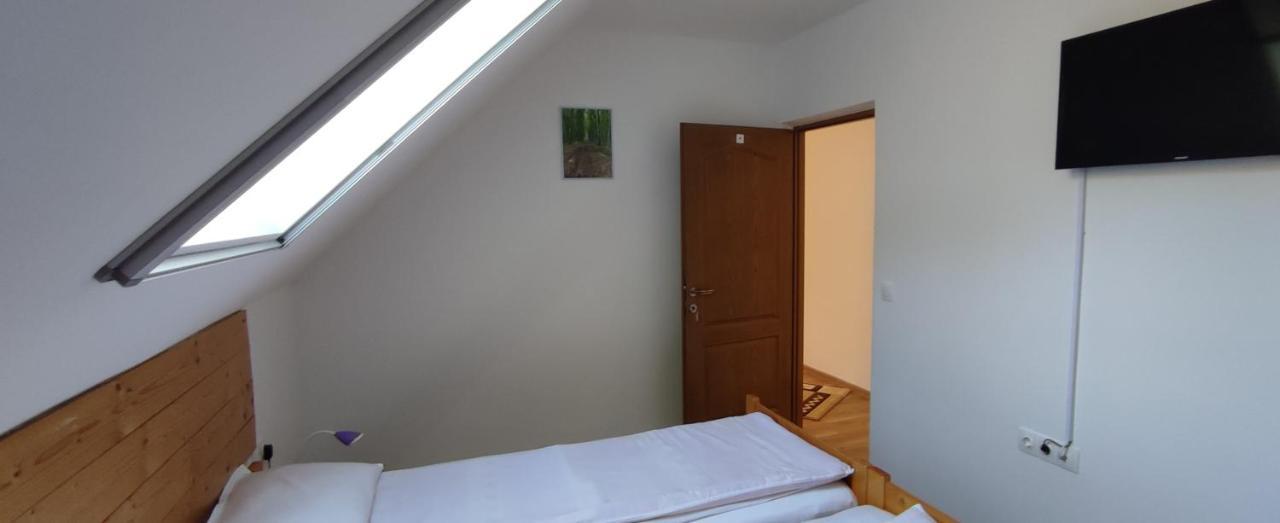 Olt-Part Vendeghaz Hotel ไบเลตุชนาด ภายนอก รูปภาพ