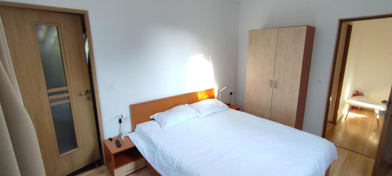 Olt-Part Vendeghaz Hotel ไบเลตุชนาด ภายนอก รูปภาพ
