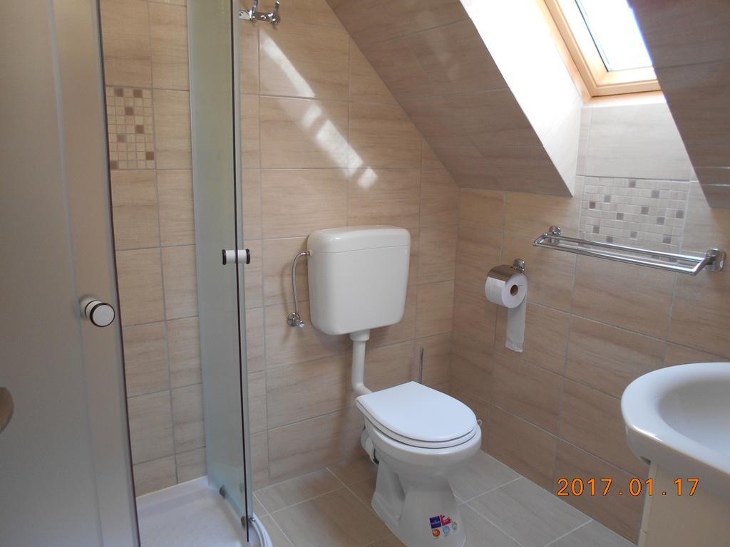 Olt-Part Vendeghaz Hotel ไบเลตุชนาด ภายนอก รูปภาพ