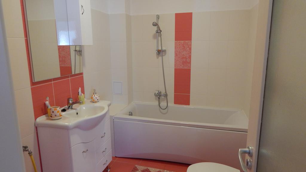 Olt-Part Vendeghaz Hotel ไบเลตุชนาด ภายนอก รูปภาพ